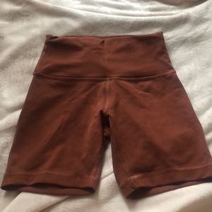 Lululemon Wunder train short Sz 4